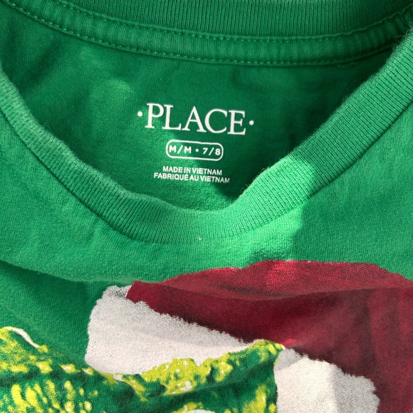 Christmas 🎄 shirt! Dinosaur 🦖 Gingerbread man
🧑‍🎄 
Great condition! - Picture 2 of 3